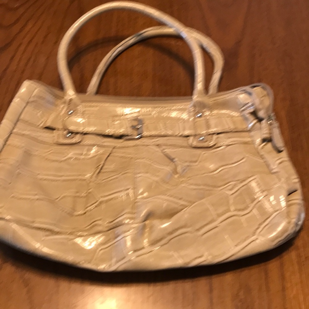 Medium vinyl purse